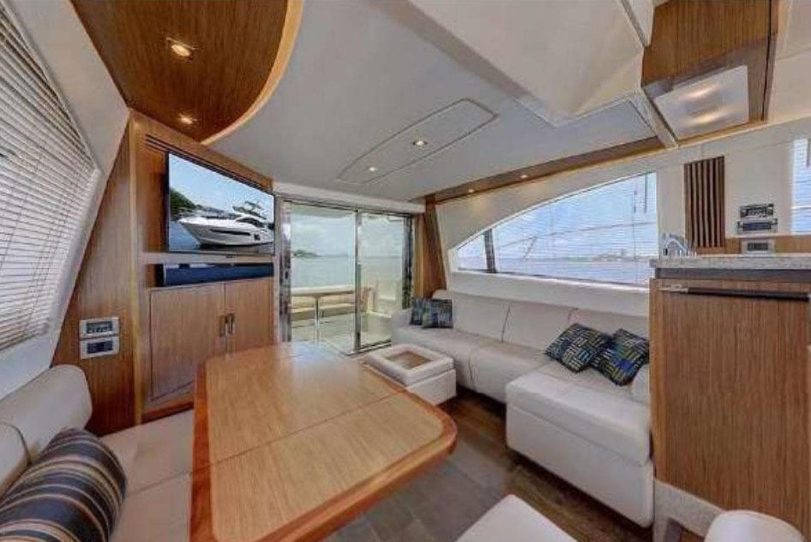 2017 Sea Ray Fly 510