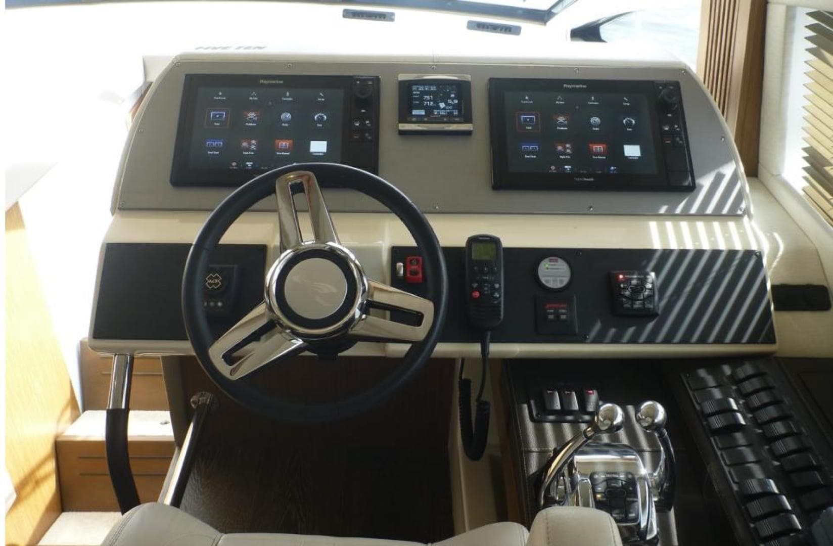 2017 Sea Ray Fly 510