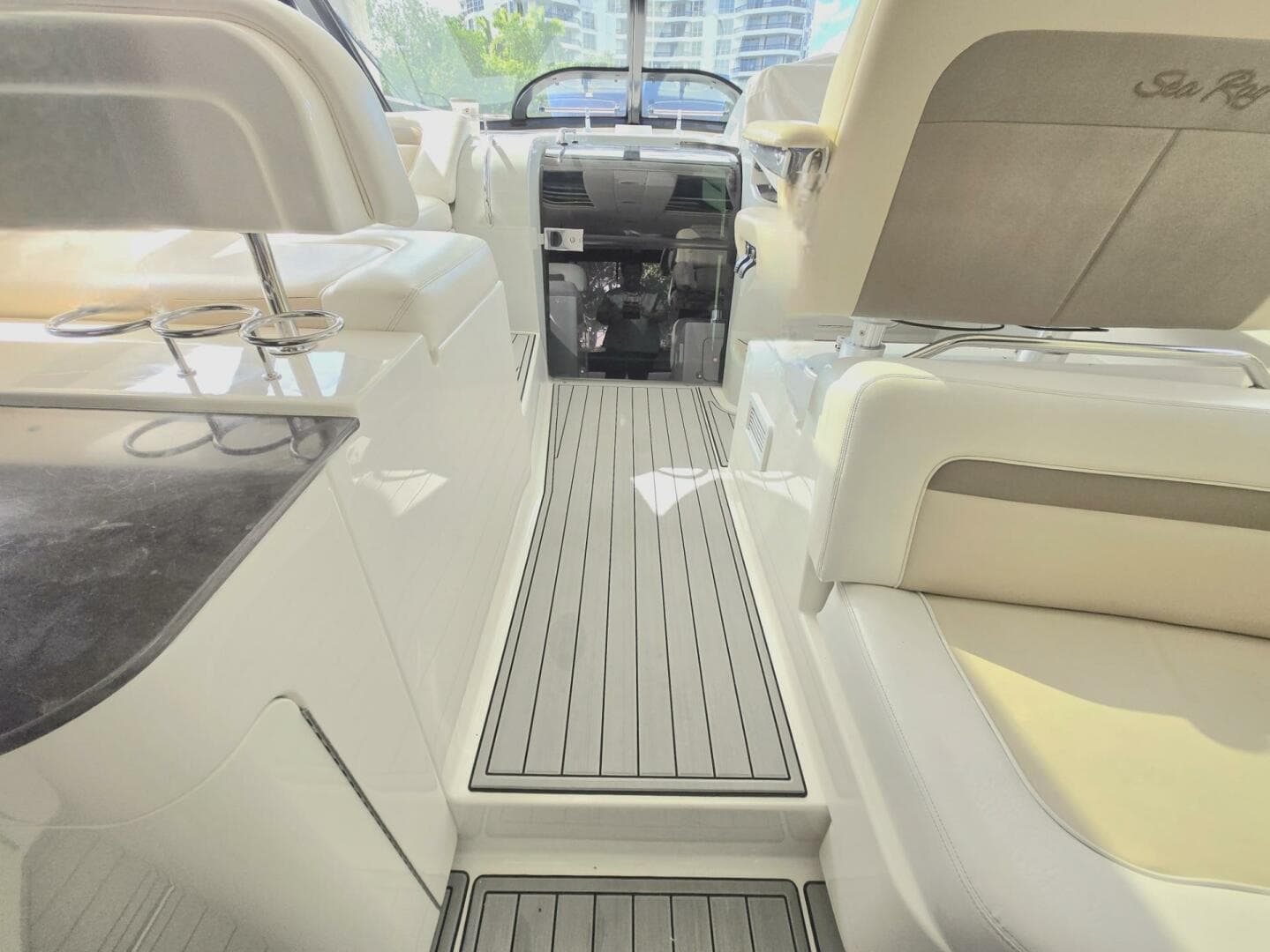 2014 Sea Ray 470 Sundancer