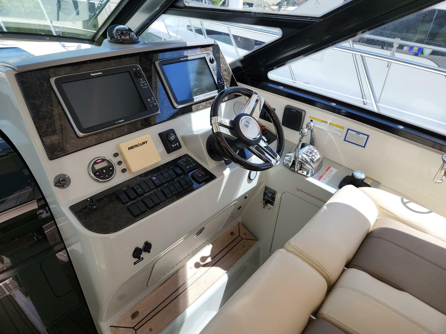 2014 Sea Ray 470 Sundancer